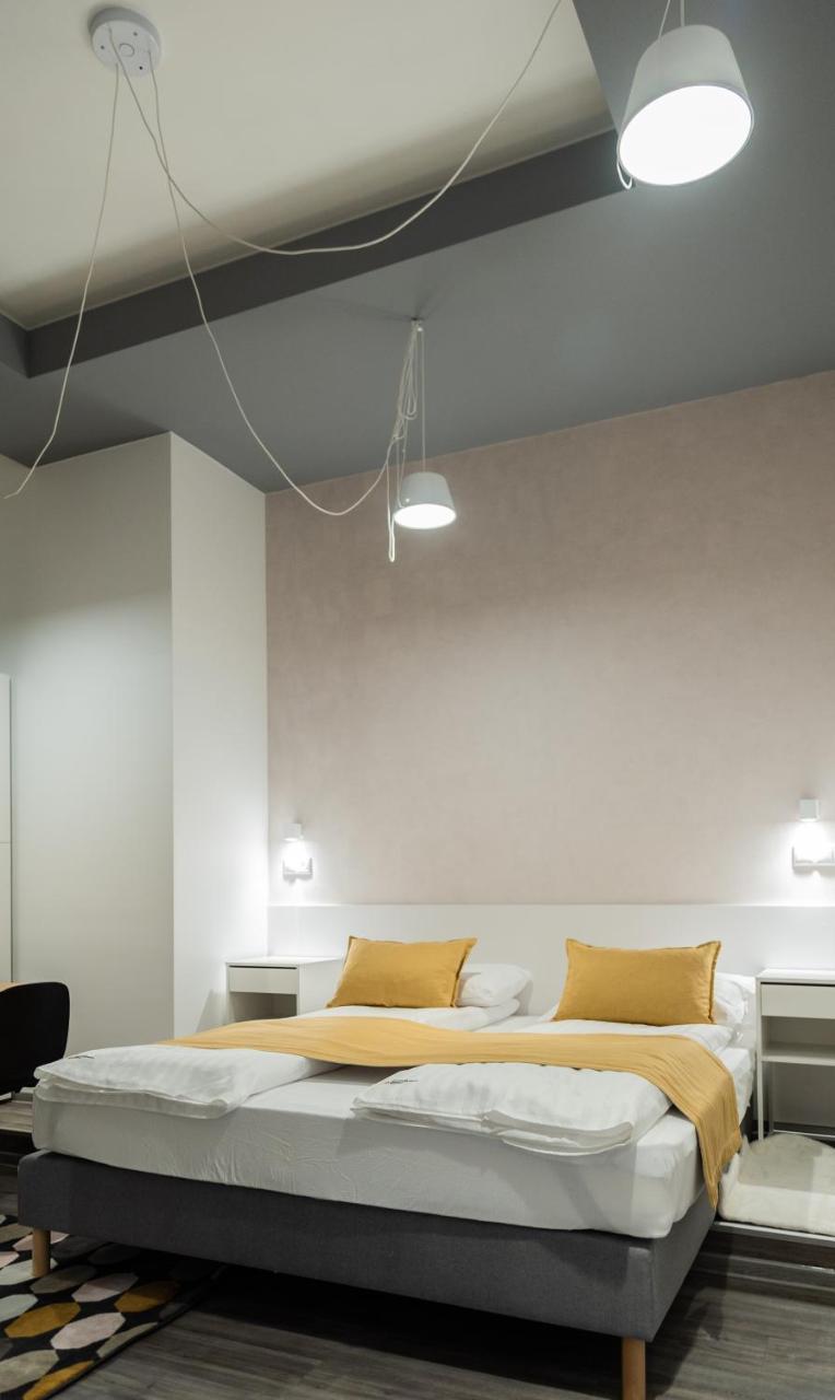 Bpr Downtown Gemstone Apartments Budapeste Exterior foto